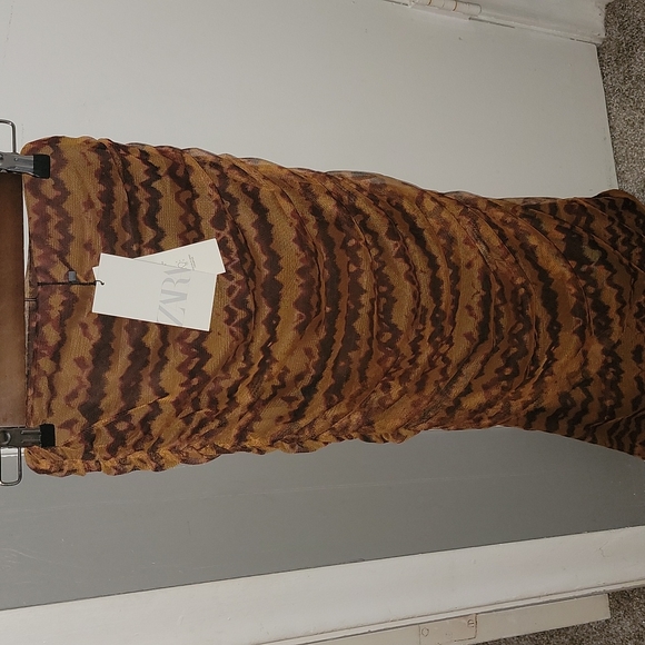 Zara Accentuating Flattering Tulle Brown Midi Skirt NWT🤎 - Picture 3 of 5